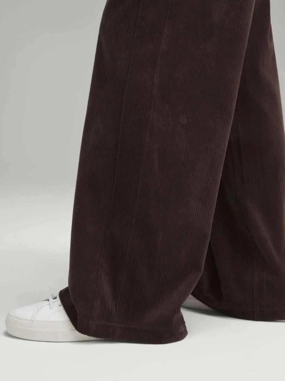 Lululemon Scuba Mid-Rise Wide-Leg Pant Velvet Cord Espresso NWT Size 14 Athletic